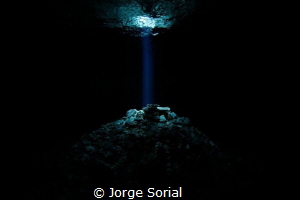 Beam me up, Scotty! Photograph taken in the Tajma Ha ceno... by Jorge Sorial 